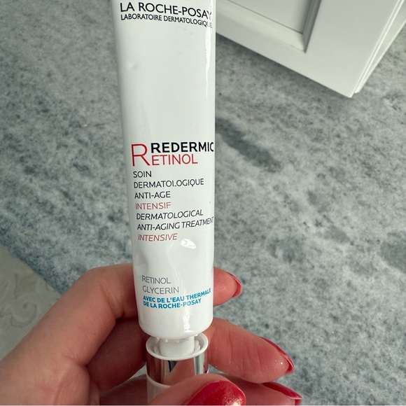 La Roche-Posay Redermic R Anti Aging Retinol Face Cream - Picture 3 of 8